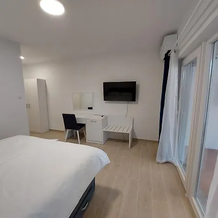 Gostinjska kuća Nina 2*