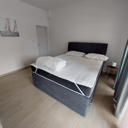 Nina Guest house